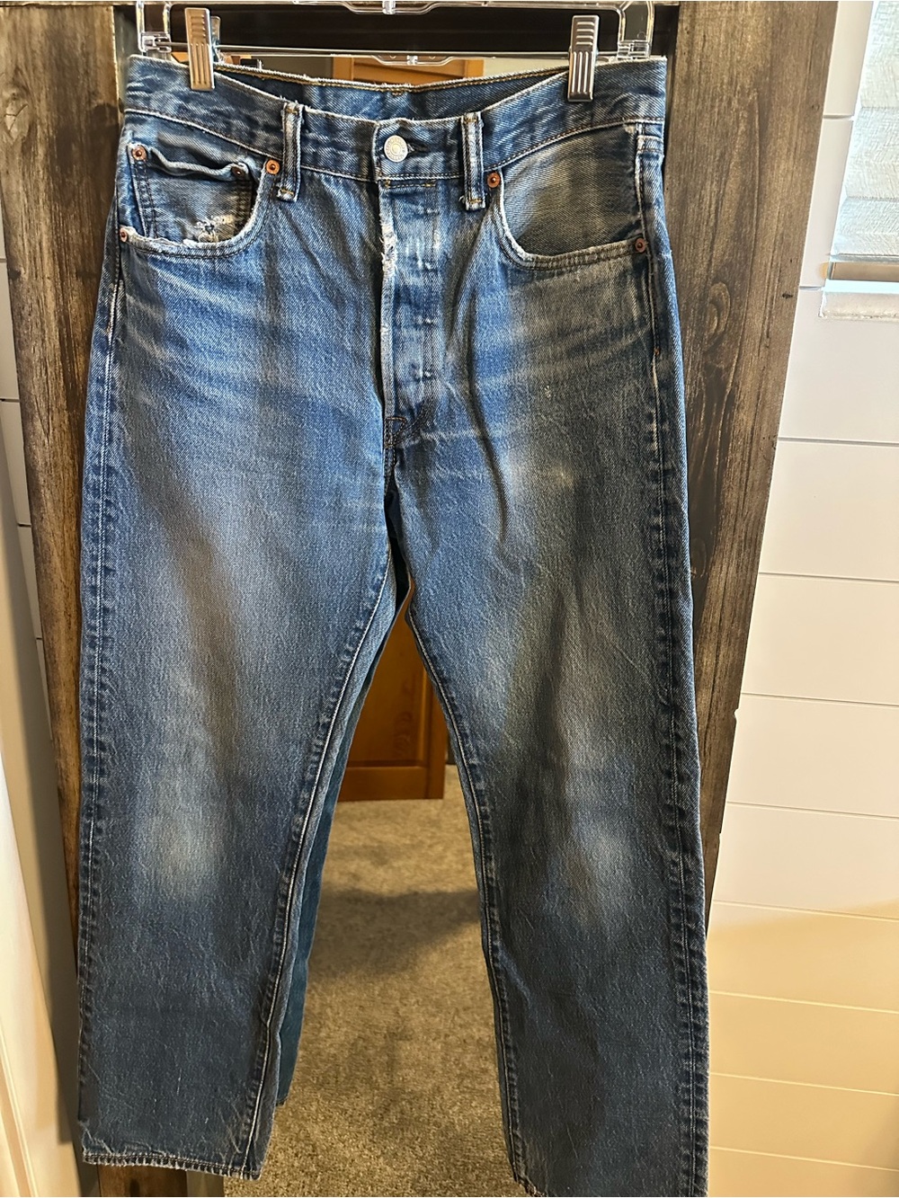 Levi’s 501 Jeans W34 L34 Button Fly Distressed Faded Medium Wash Straight Leg